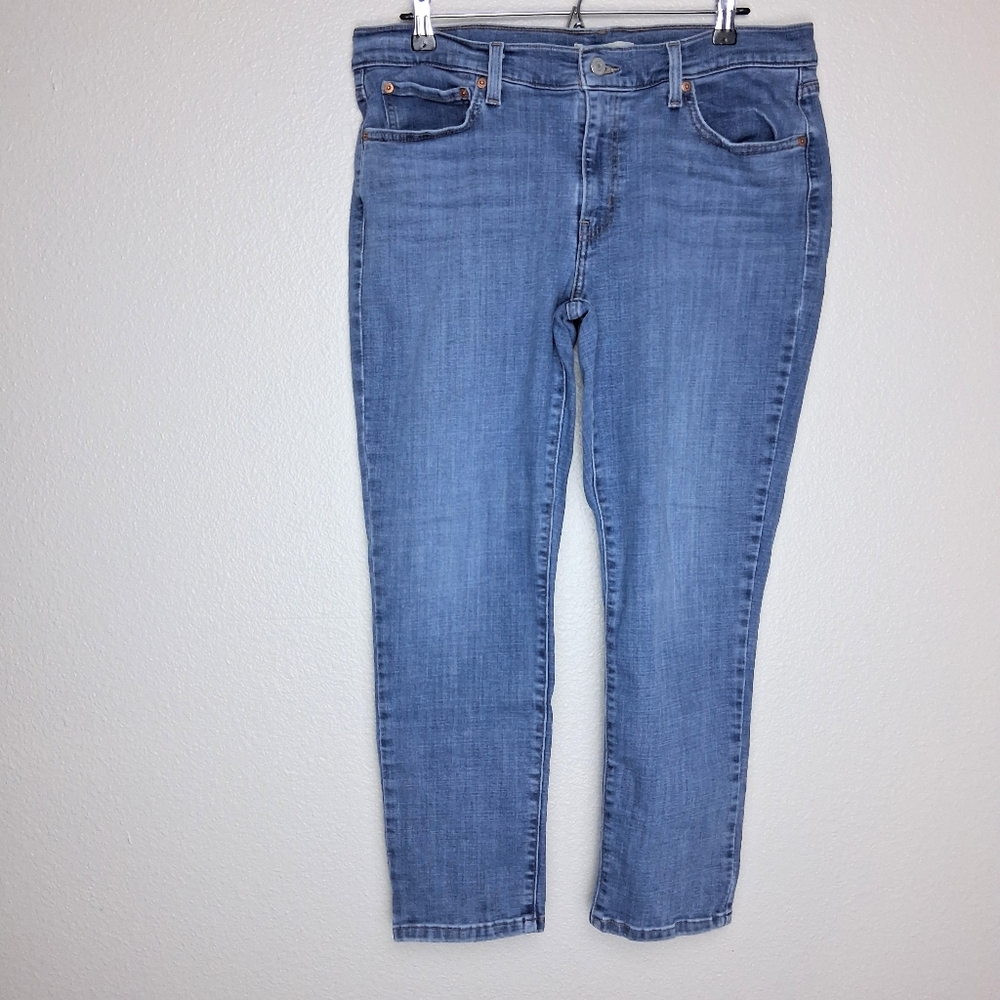 Levis Womens Jeans Boyfriend Style Size  32 Straight Leg Style